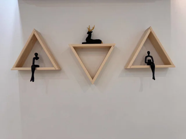 شلف مثلثی چوبی
